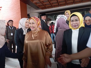 MANTAN GUBERNUR BANTEN RATU ATUT CHOSIYAH HADIR DI PELANTIKAN ANGGOTA DPRD BANTEN 2024-2029