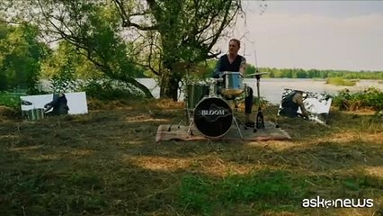 Giusy Ferreri nella nuova band Bloom: il video del singolo "La Vita Danza"