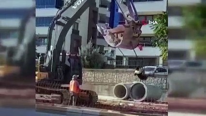 Deprem sonrası kalıcı konutların inşaatında çalışan işçilerin bu görüntüleri olay oldu