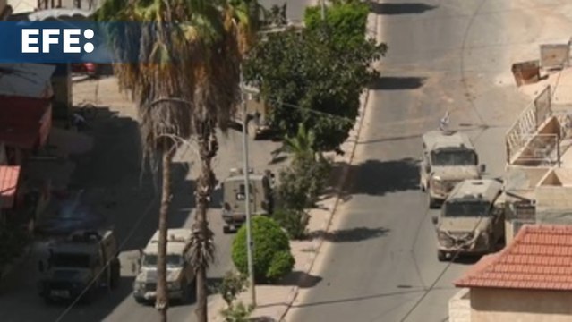 Israel intensifica su incursión en Cisjordania y bombardea zona humanitaria de Gaza