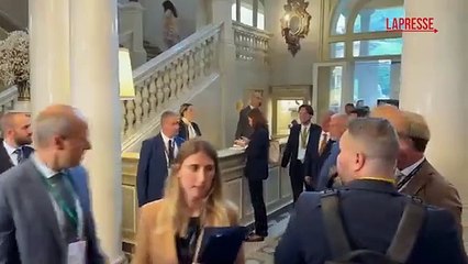 下载视频: L'arrivo di Orban al Forum Ambrosetti di Cernobbio: «Spero che il presidente ucraino Zelensky sia qui»