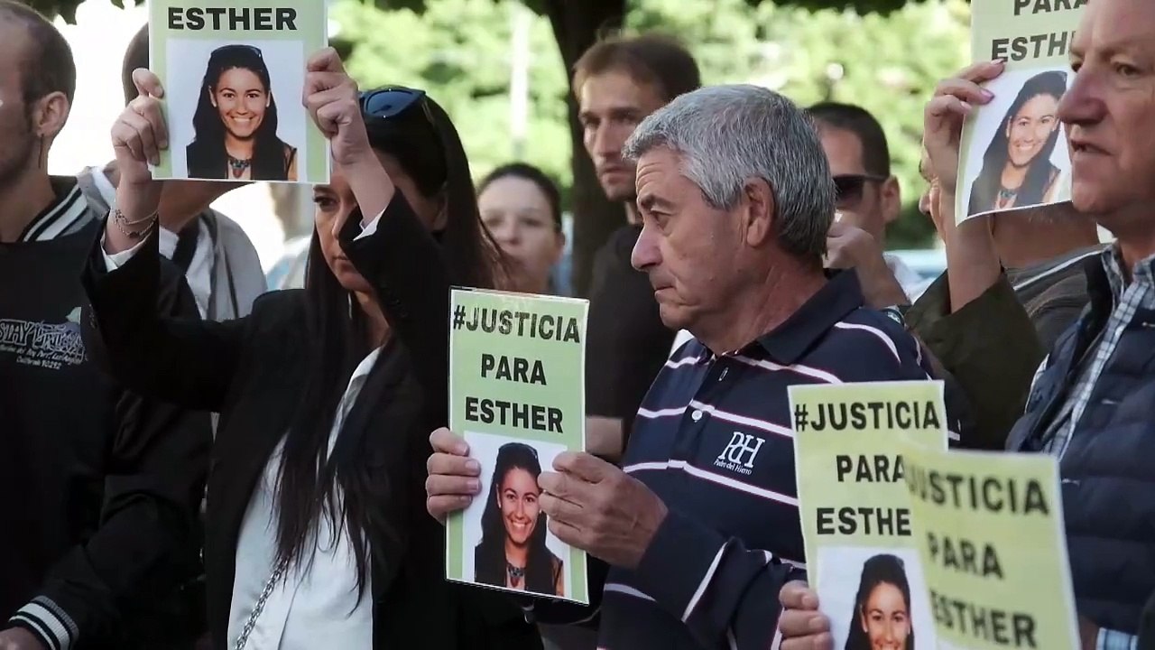 Más de medio centenar de concentrados pide justicia para Esther López en Valladolid