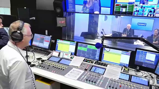 Pascal Praud et vous - Matignon : «J'ai l'impression que la politique est devenue un immense film avec de très mauvais acteurs», raille un électeur RN