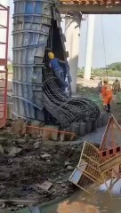 pole collapsed during the concreting