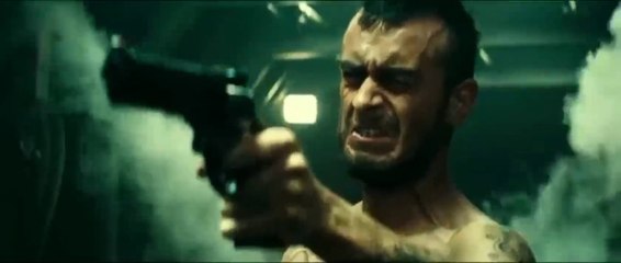 Hollywood action movie Guy pearce in space prison