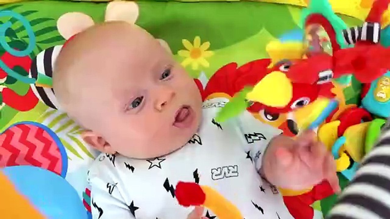 Roma Play in New Room _ Collection of videos for childrenDiana and