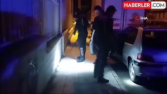 Kavga ihbarına giden polis ekipleri ruhsatsız tüfek ele geçirdi