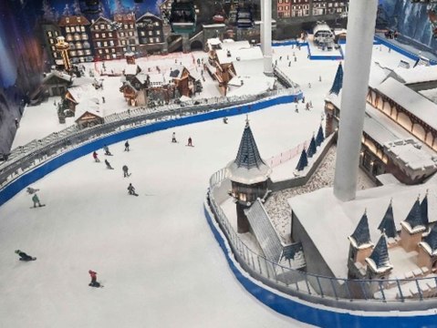 Shanghai: Größtes Indoor-Skiresort der Welt eröffnet