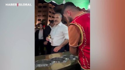 Maraş dondurmacısı karşısında Hakan Fidan'ı görünce şaka yapamadı