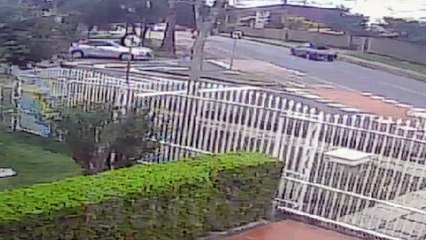 Câmera flagra acidente em entroncamento no Jardim das Américas