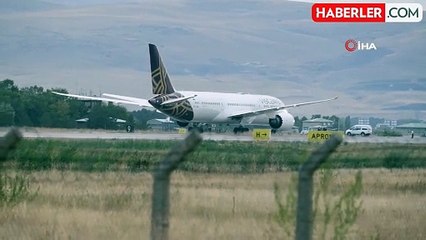 Bomba ihbar yapılan Hindistan uçağı Erzurum Havaalanı'na acil iniş yaptı