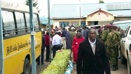 Kenya, almeno 70 bambini dispersi nell'incendio di una scuola