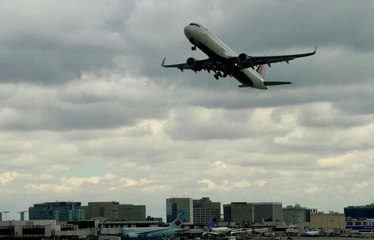 U.S. Investigates Major Airlines' Loyalty Programs