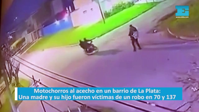 Motochorros al acecho en un barrio de La Plata: Una madre y su hijo fueron víctimas de un robo en 70 y 137