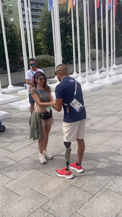 #leweekendcestpermis Jeux olympiques de Paris 2024, le #triathlète #espagnol Lionel Morales Gonzalez a fait sa demande en mariage à #Paris #lionelmoralesgonzalez #demandeenmariage #PARIS2024 #Paralympics