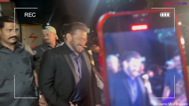 Bigg Boss 18: Salman Khan's Heartwarming Gesture Wins Hearts Before Show Begins