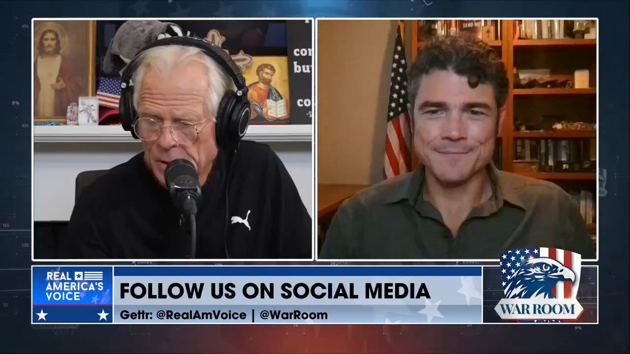 Ces gens [les démocrates] ne peuvent pas défendre leur bilan. Ils sont au pouvoir depuis quatre ans. Ils ont ouvert notre frontière. Ils nous écrasent avec l'inflation. Nous sommes au bord d'une troisième guerre mondiale