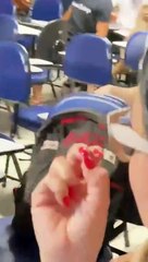 Maceió: policial civil aponta arma contra colega de classe em faculdade