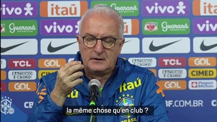 Brésil - Dorival défend Vinicius