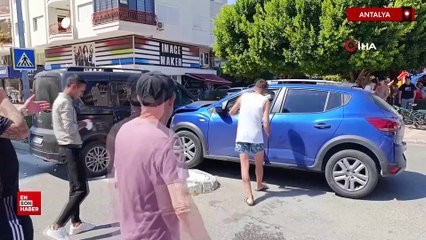 Antalya'da çarptığı aracı metrelerce önünde sürükledi