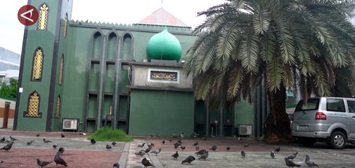 Mengunjungi Masjid Arab di Makassar yang dikhususkan untuk jemaah pria