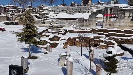 Antik tiyatro havadan görüntülendi! Beyaz örtü altında tarih