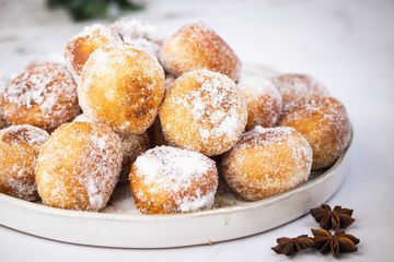 Descubre las Pelotas de Fraile, el Postre Más Tradicional de Madrid 🍩