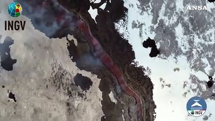 Etna, fase eruttiva tra alti e bassi, suo 'tremore' riscende