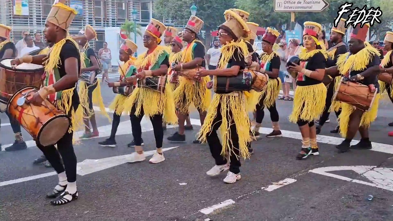 Carnaval Gwoup à po à basse terre le groupe