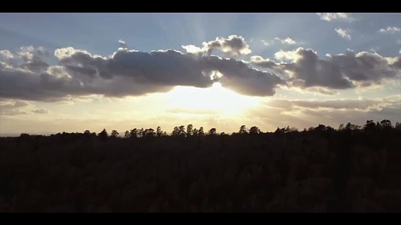 UN PAR DE CANÍBALES cazan gente en Colinas del Infierno  HORROR  Pelicula completa en español  HD