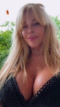 Con una microbikini negra Graciela Alfano dio consejos para las relaciones tóxicas