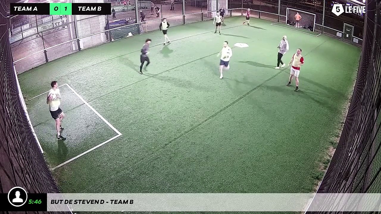 But de Steven D - Team B
