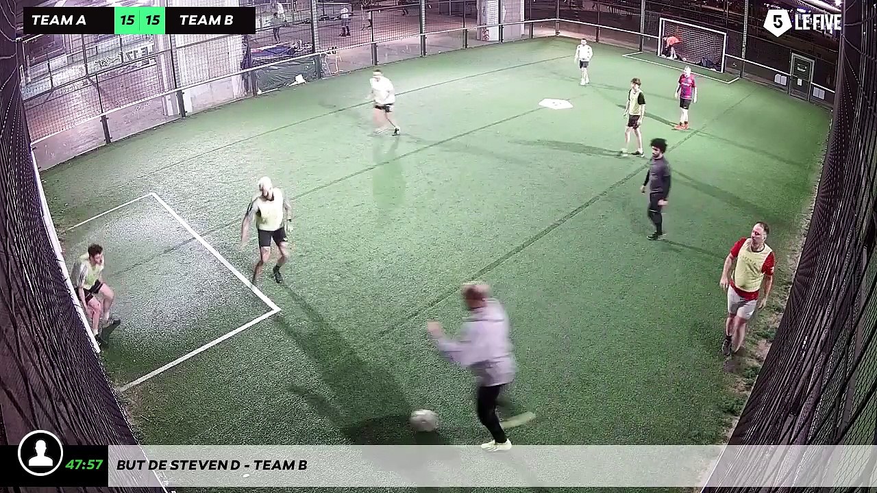 But de Steven D - Team B