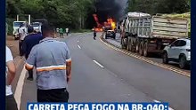 Acidente na BR-040: carreta pega fogo e motorista sai ileso