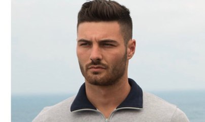 Mark Redfearn, Mister Grande-Bretagne en 2016, a accepté de participer à une émission de rencontre et se mettre nu pour draguer