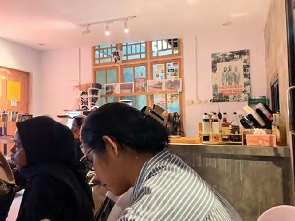 Nonton Bareng Bloody Nikel di Kedai Folkop Sagea
