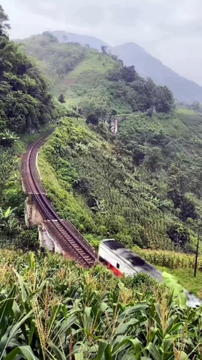KAI Kereta Api Lokal Garut