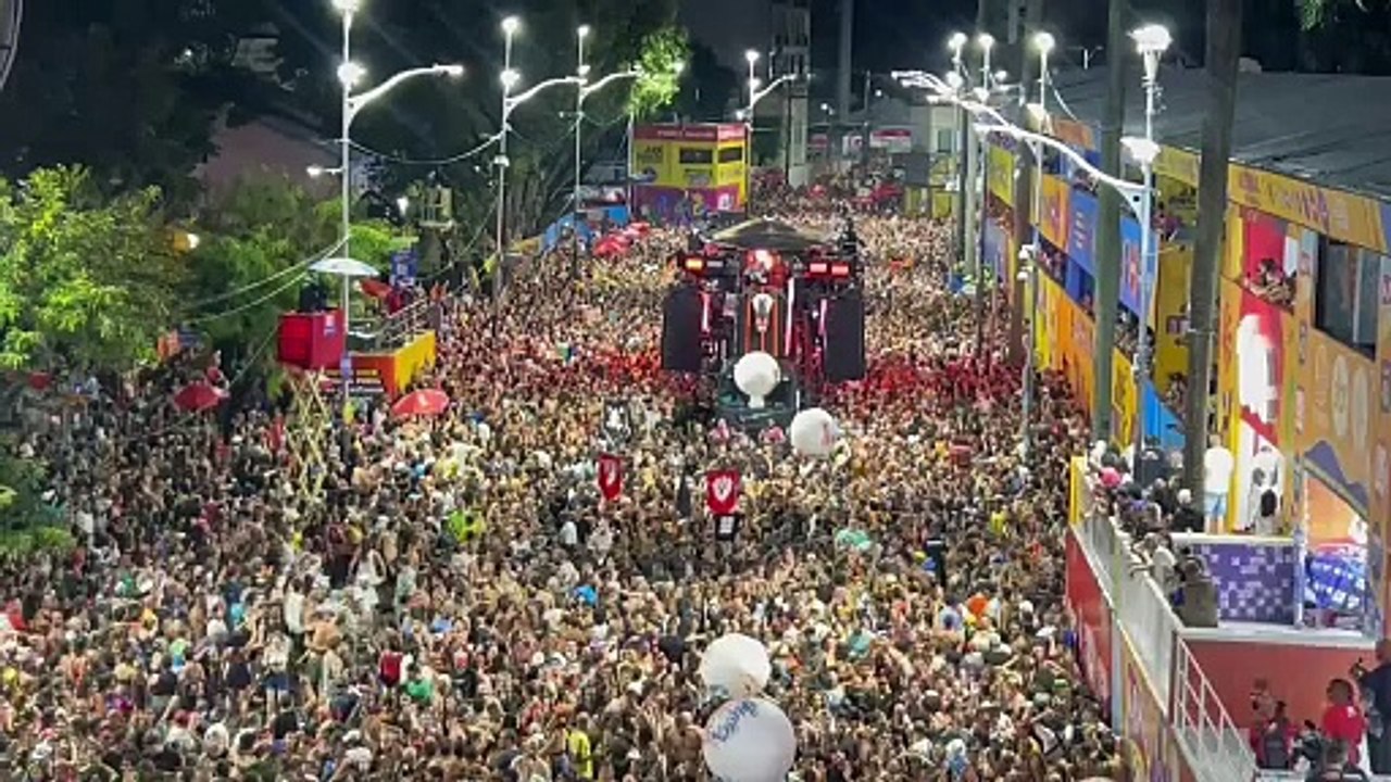 A melhor do Carnaval? Pipoca da BaianaSystem agita milhares de foliões no Campo Grande; assista