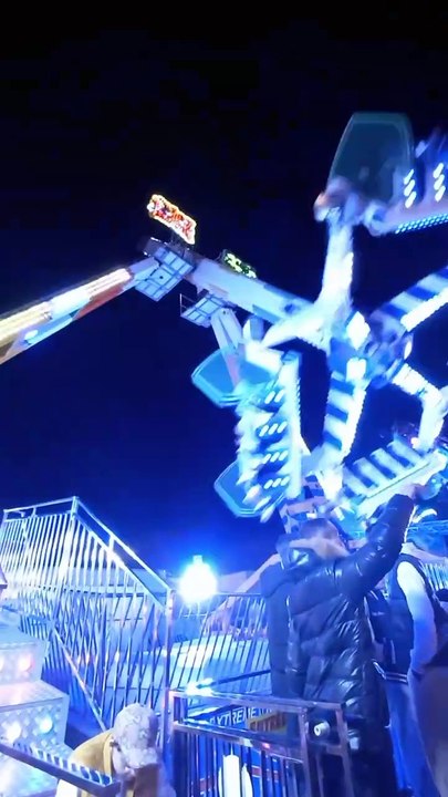 Nombreuses Attractions   Foire des Rameaux de Grenoble  #france #grenoble #foire #divertissement   (43)