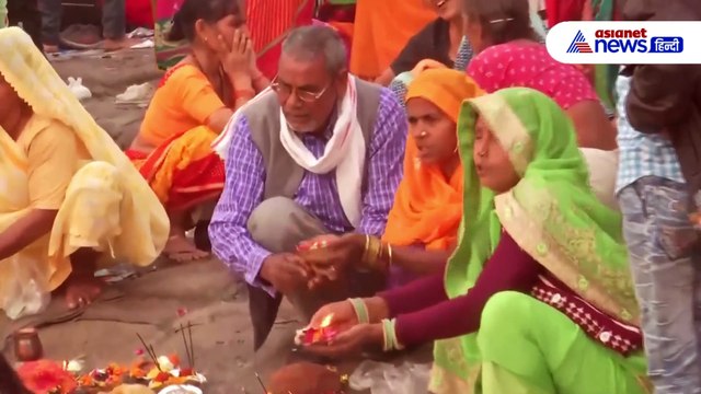 महाकुंभ का समापन, संगम पर अभी भी कम नहीं हो रहा श्रद्धालुओं का सैलाब, देखें नजारा