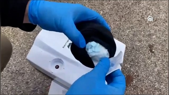 Adana'da pikapta şofbene gizlenmiş 806 uyuşturucu hap ele geçirildi