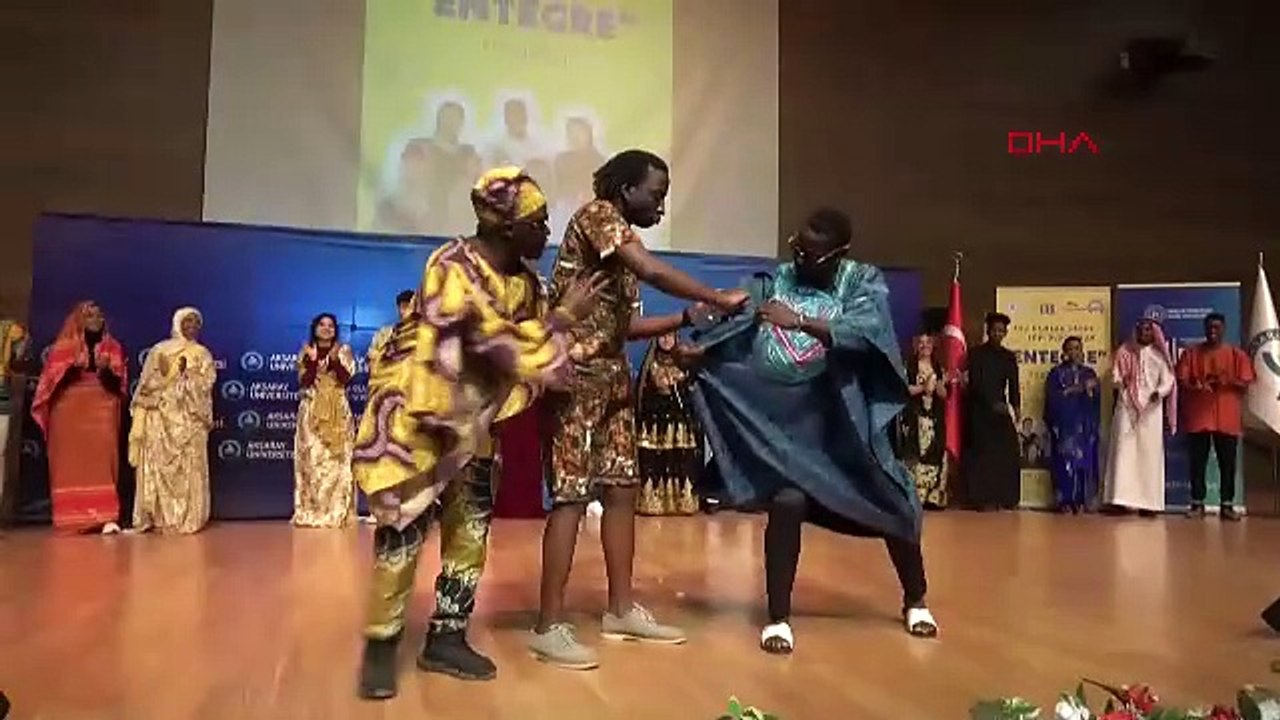 Üniversitede yabancı öğrencilerden festival havasında kaynaşma etkinliği