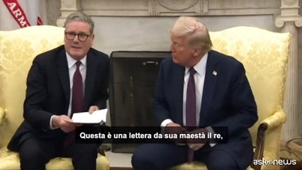 Keir Starmer porta a Trump un invito personale di re Carlo III
