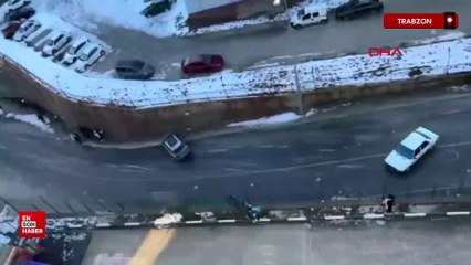 Trabzon'da buz pistine dönen yolda sürücülerin zor anları