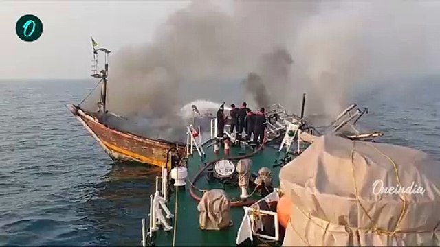 Mumbai Boat Fire News : समुद्र में मछुआरों की बोट में अचानक लगी आग,18 लोगों ने कैसे बचाई जान |Alibag