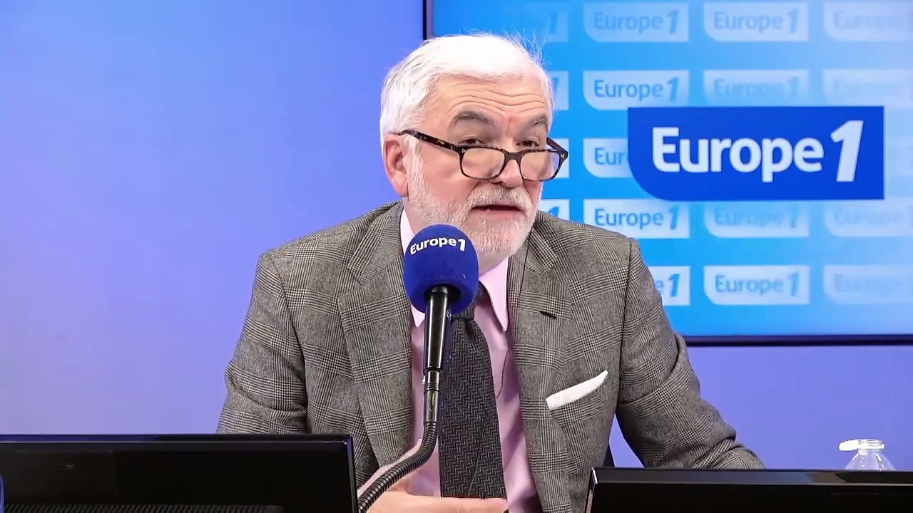 Fermeture de C8 : «Je préfère être du côté de Michel Sardou que de Jacques Attali», lance Pascal Praud