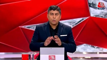 Kullu Landslide: अचानक हुआ लैंडस्लाइड, देखिए कार सवार ने कैसे बाल-बाल बचाई अपनी जान