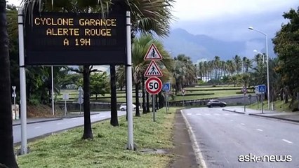 Ciclone Garance colpisce l'isola della Reunion con venti a 230 Kmh