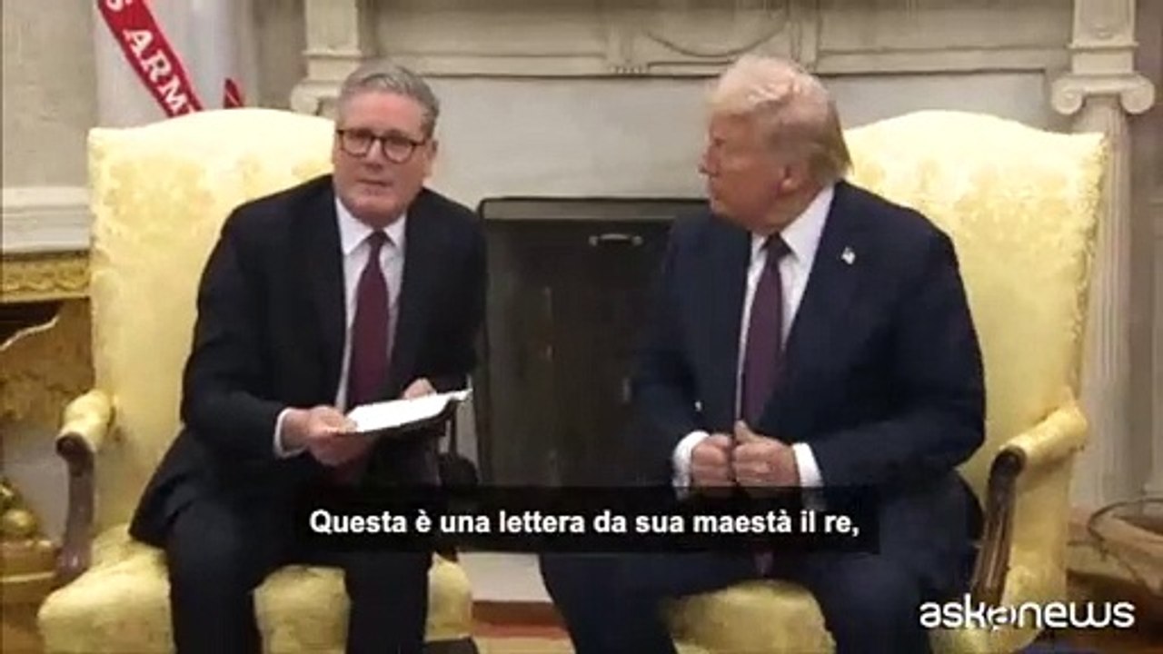 L'invito personale di re Carlo III recapitato a Donald Trump: «Senza precedenti»