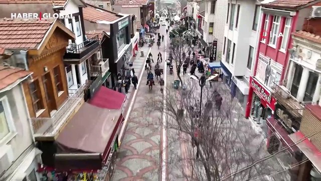 At sırtında İspanya'dan hacca gidiyorlar